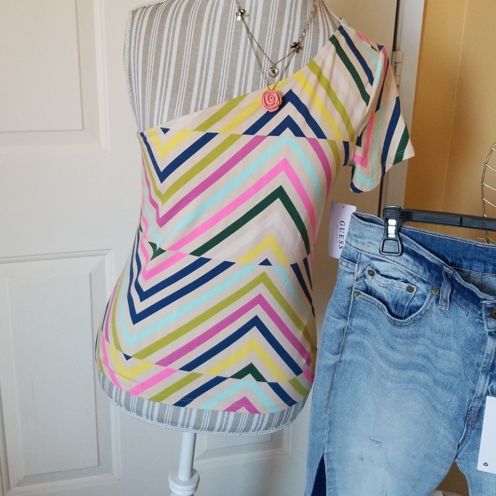 Guess one shoulder  sz M Blouse
